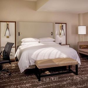One-Bedroom King Suite Mobility accessible